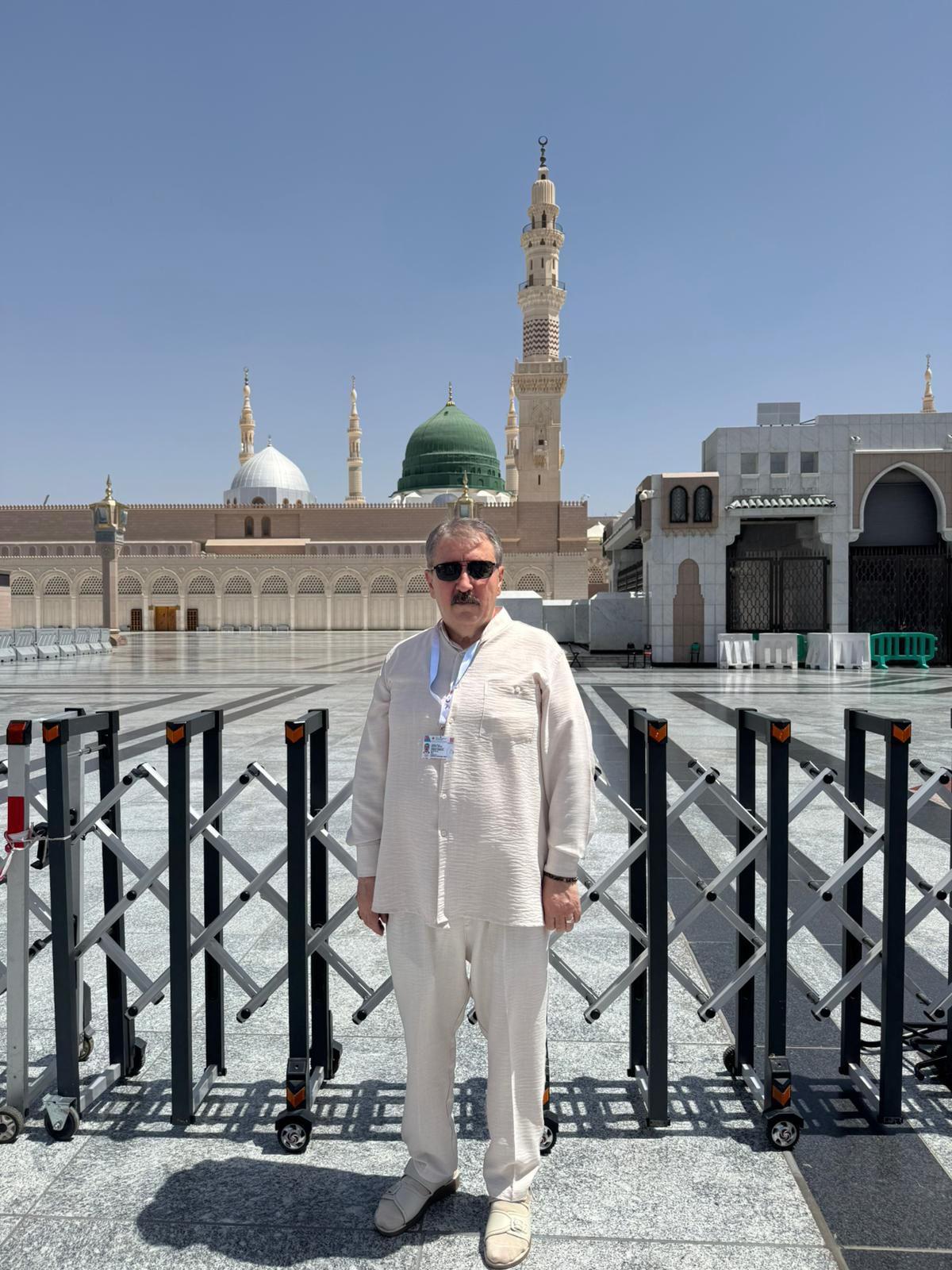 BBP Genel Başkanı Mustafa Destici, hac ibadeti için gittiği Suudi Arabistan'da Kurban Bayramı dolayasıyla bir mesaj yayımladı.