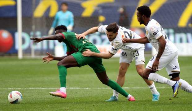 Süper Lig efsanesinden şehit ve gazi yakınlarına jest: Koltuklar ücretsiz