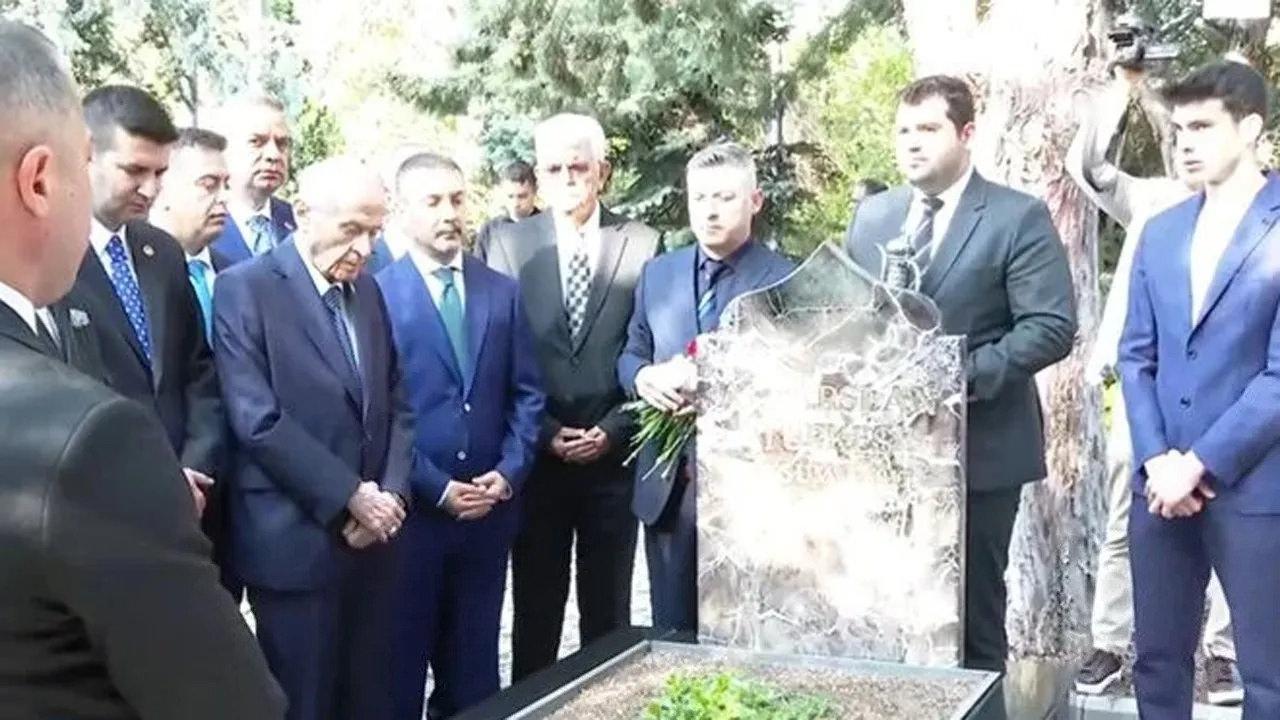 MHP Genel Başkanı Devlet Bahçeli, Türkeş'in kabrini ziyaret etti. 