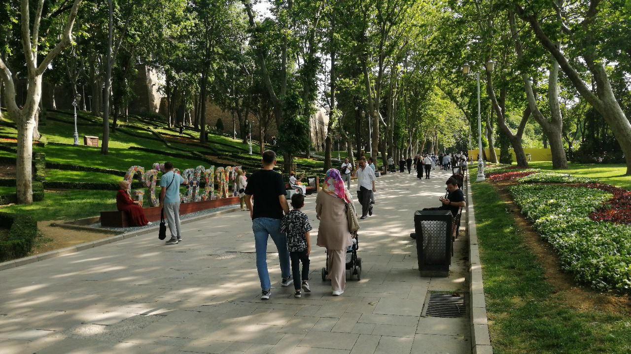 İstanbullular bayramın ilk gününde sahil ve parklarda vakit geçirdi