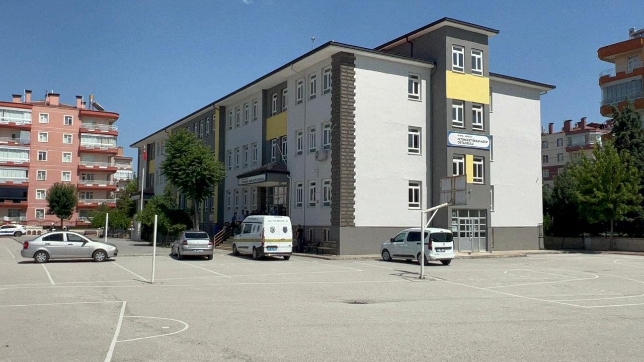 Konya'da okulda saldırya uğrayan öğretmen hayatını kaybetti