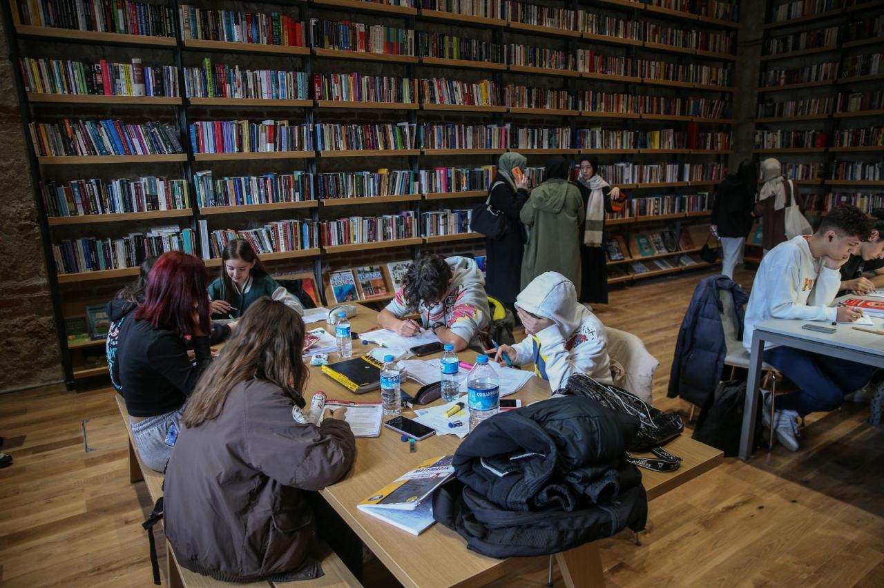 Kültür ve Turizm Bakanlığı, kütüphaneleri çok yönlü merkezlere dönüştürüyor