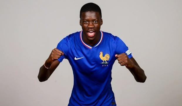 Chelsea, Strasbourg'dan Mamadou Sarr'ı transfer etti