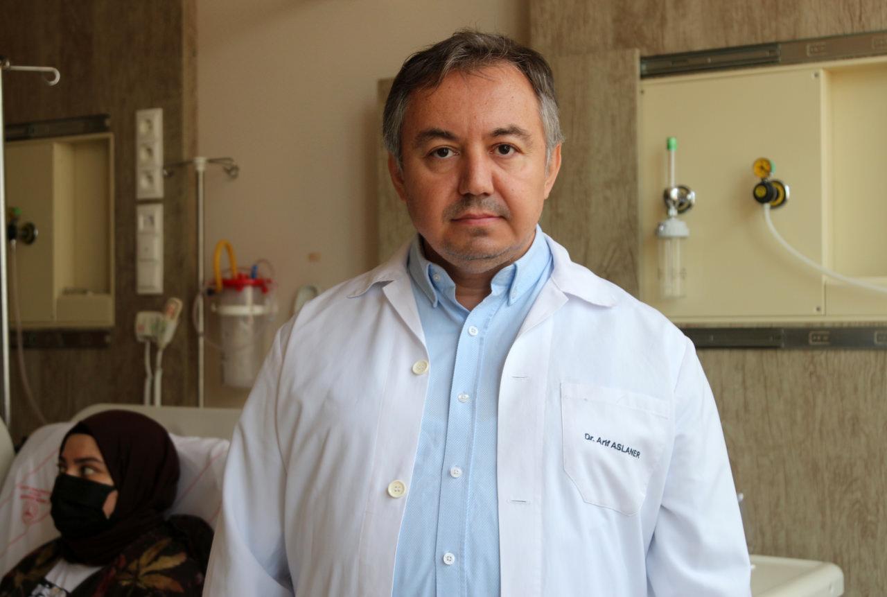 Antalya Eğitim ve Araştırma Hastanesi Organ Nakli Merkezi Müdürü Prof. Dr. Arif Aslaner, 