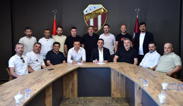 Fenerbahçe'nin eski futbolcusu 30 yıl sonra evine döndü: 3 yıllık imzayı attı