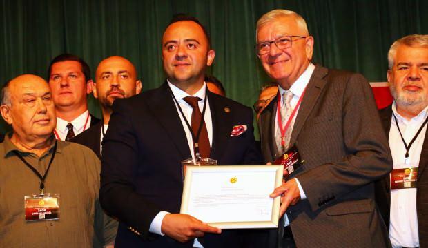 S&uuml;per Lig'in efsane takımında başkan g&uuml;ven tazeledi