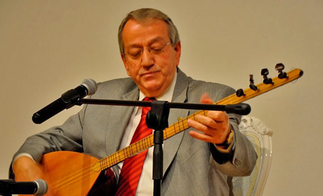 Türkücü Mehmet Erenler hastaneye kaldırıldı