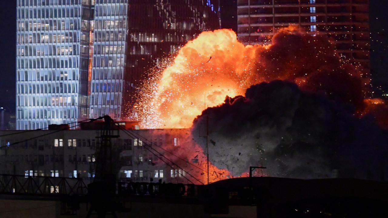 Tel Aviv'de patlama anı