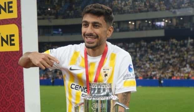 2. Lig futbolcusu bir gecede iki imza birden attı: Başkan jest yaptı