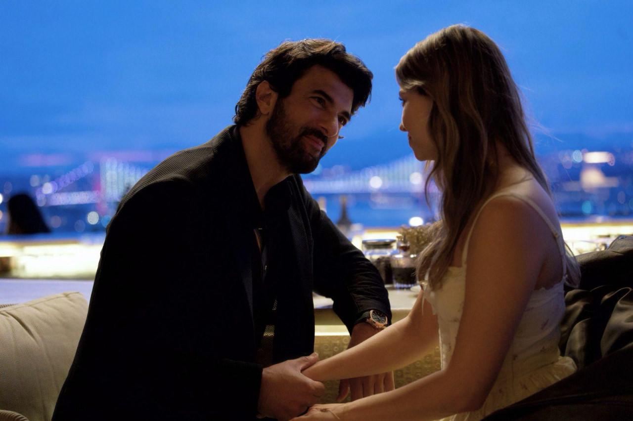 Engin Akyürek ile Afra Saraçoğlu