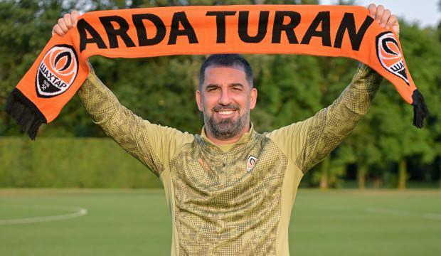 Arda Turan'ın transferde ilk rotası Türkiye! Fenerbahçeli bir yıldıza daha kanca!
