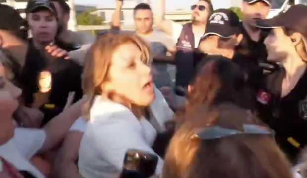 CHP’li Asu Kaya'nın zorla bayılmaya çalıştığı anlar
