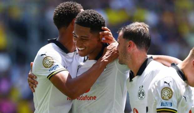 Kul&uuml;pler D&uuml;nya Kupası'nda gol d&uuml;ellosu! 4-3 kazandılar