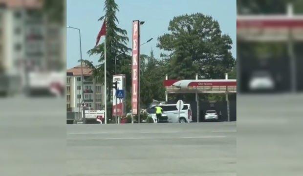 Malatya’da polis memuru, kargaların saldırısına uğradı