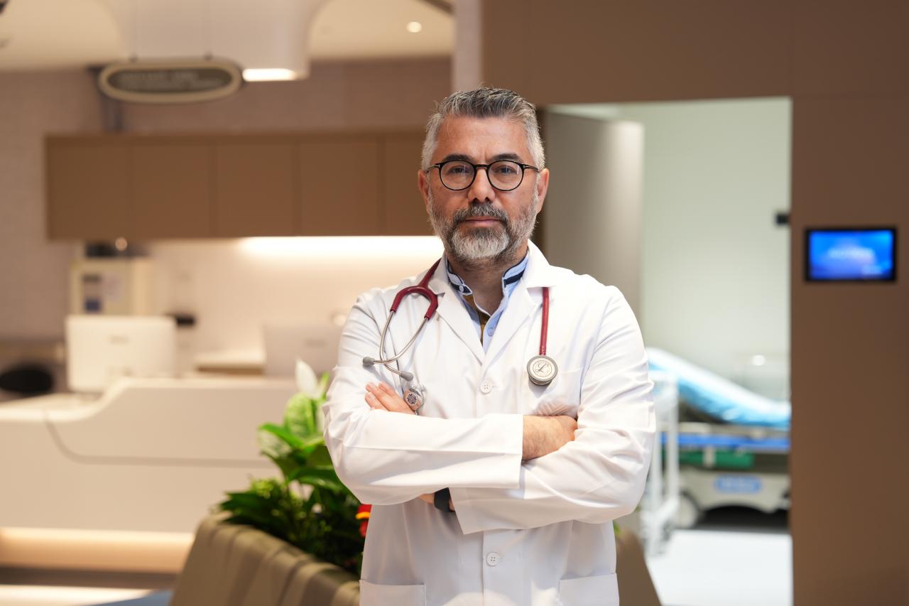 Doç. Dr. Hüsrev Diktaş