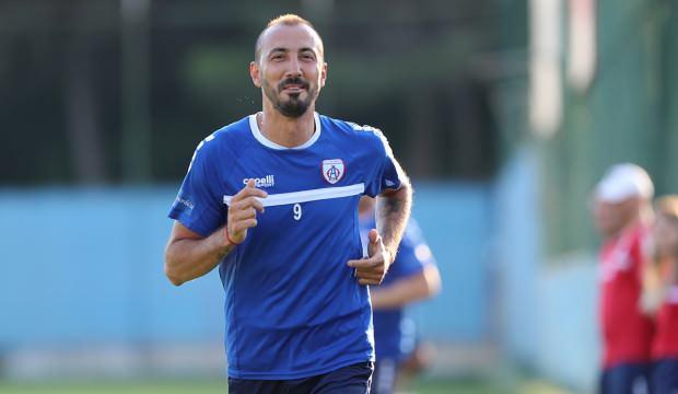 Süper Lig'de 10 yıl boyunca oynadı: 3. Lig'in namağlup şampiyonuyla anlaştı