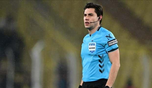 Türk hakem VAR'ın olmadığı maçta önce penaltı yok dedi, sonra kararını değiştirdi