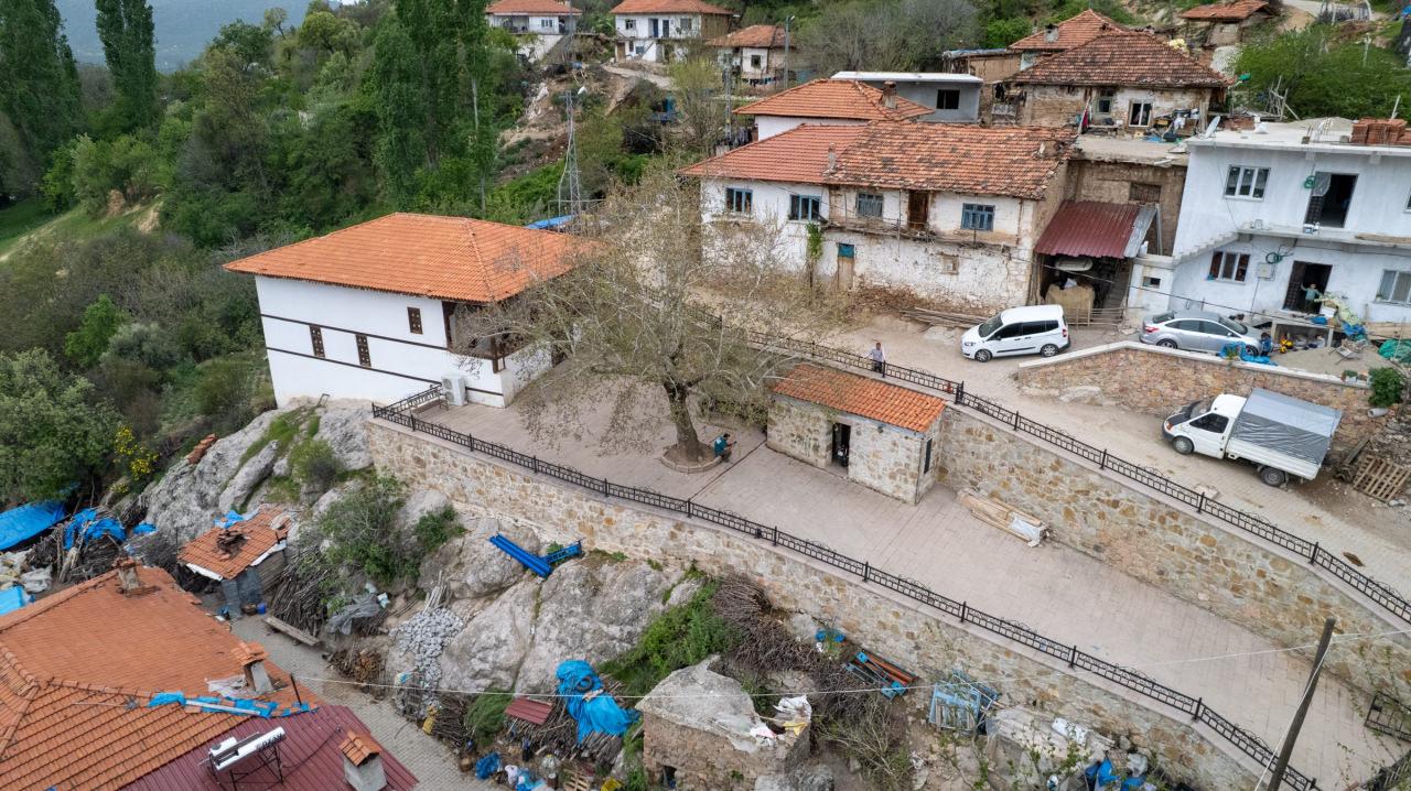 Manisa’nın Demirci ilçesindeki camiden görüntüler
