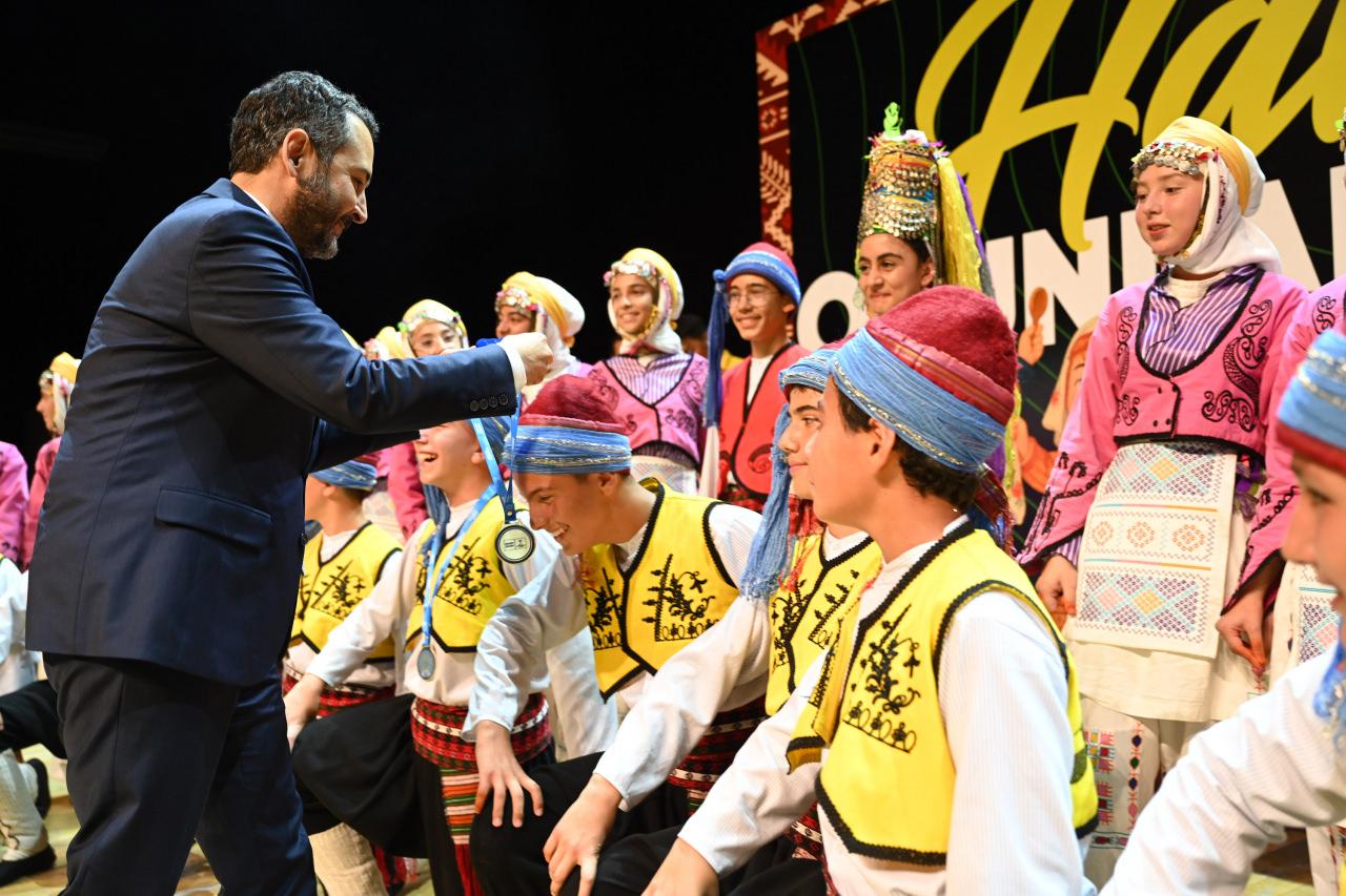 Kazan öğrencilere ödülleri takdim edildi. 