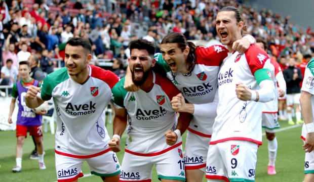 113 yıllık kul&uuml;p son bir senede d&ouml;rt kongreye gitti, başkan bulamadı