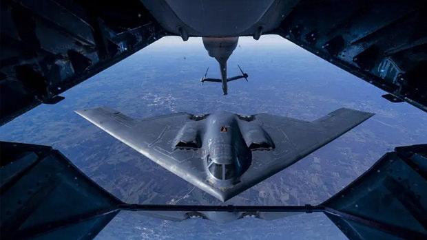 B-2 Bombardıman uçağı