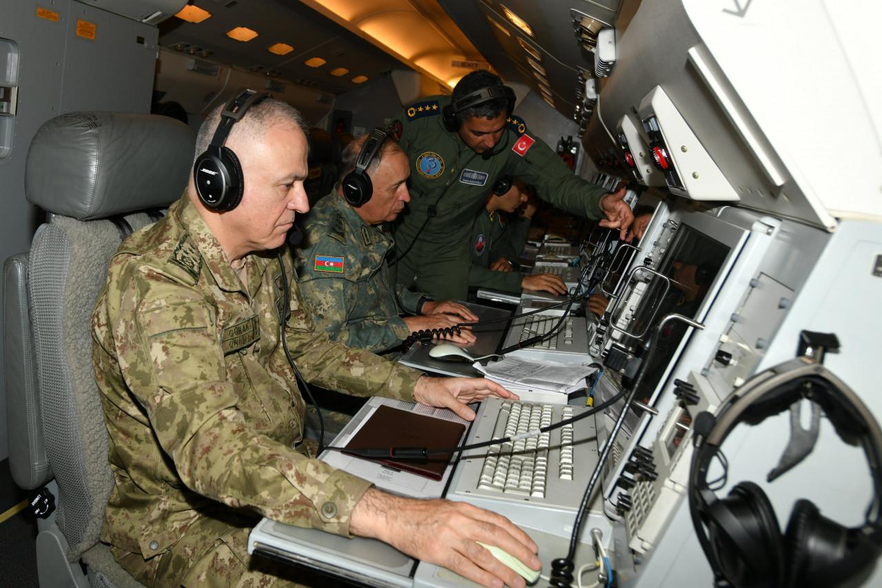 Orgeneral Gürak ve Azerbaycanlı mevkidaşı Orgeneral Veliyev, Anadolu Kartalı-2025'e katıldı.