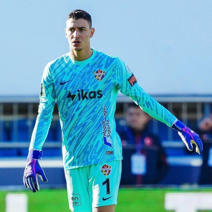 Eyüpspor kalecisi Berke Özer