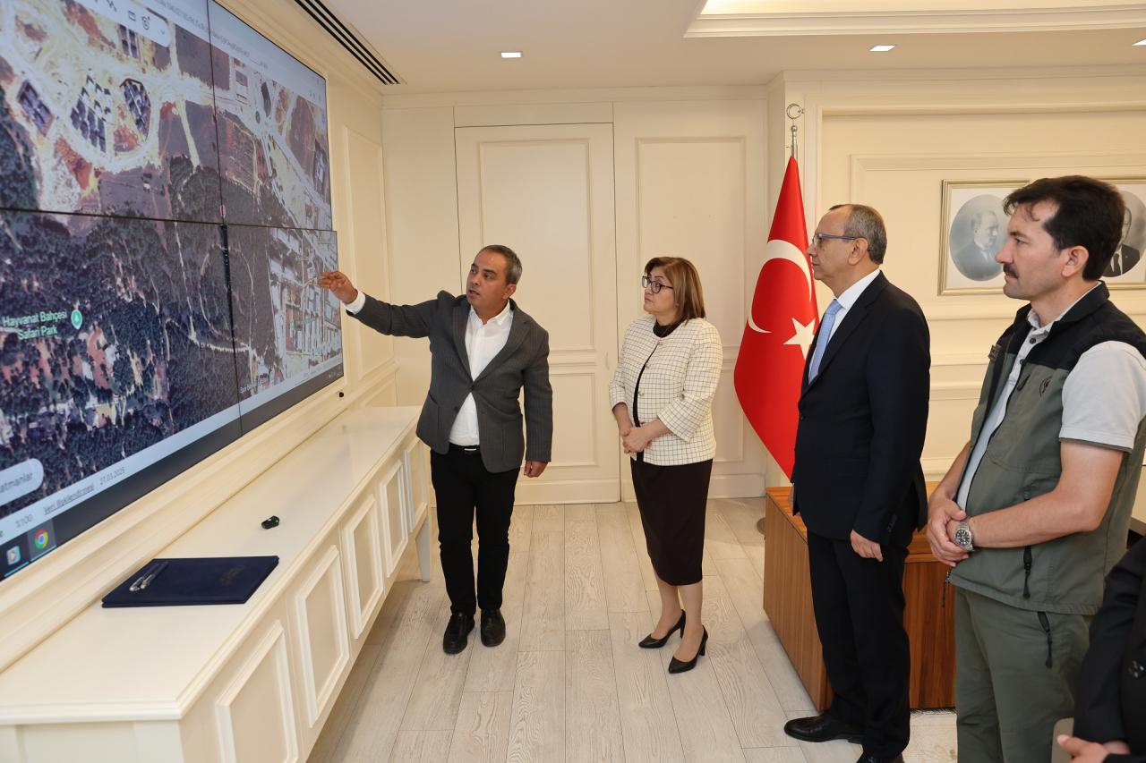  Gaziantep Büyükşehir Belediye Başkanı Fatma Şahin projeyi inceledi.