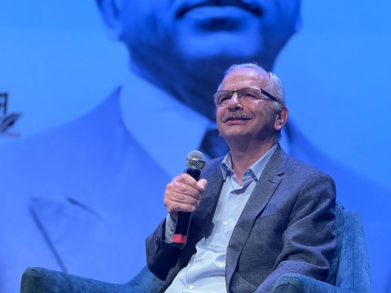 Prof. Dr. İsmail Kara, programda bir konuşma gerçekleştirdi.