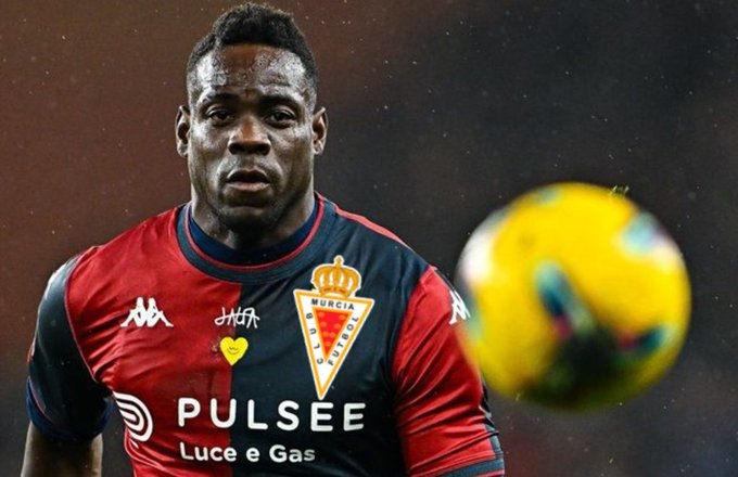 Genoa'dan ayrılacağı konuşulan Balotelli