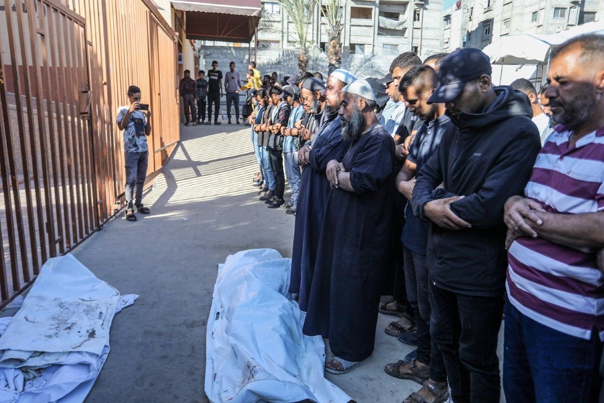  İsrail'in Gazze'ye saldırılarında yardım bekleyenlerin de olduğu 37 kişi hayatını kaybetti