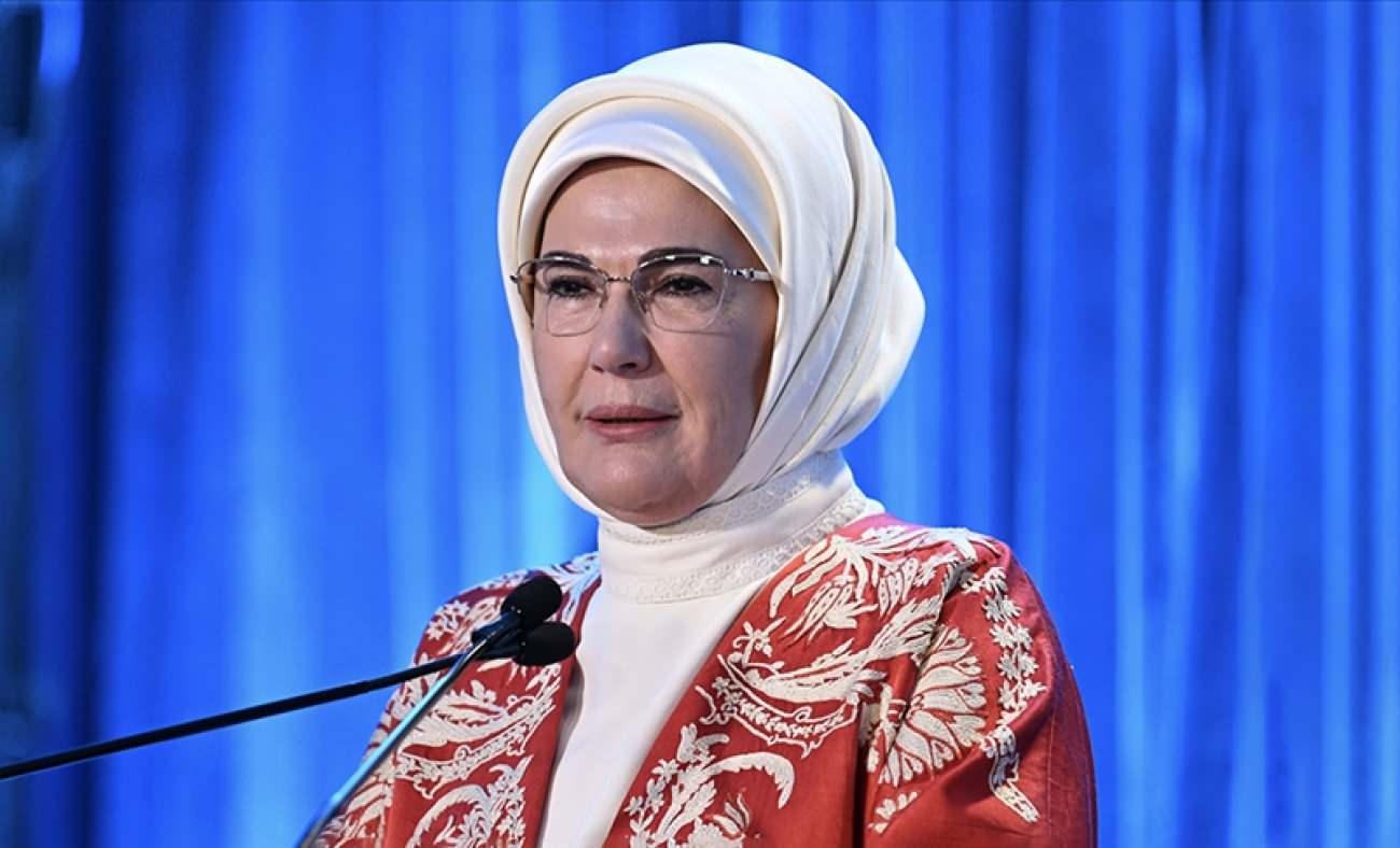 Emine Erdoğan, TÜGVA Yönetim Kurulu’yla bir araya geldi