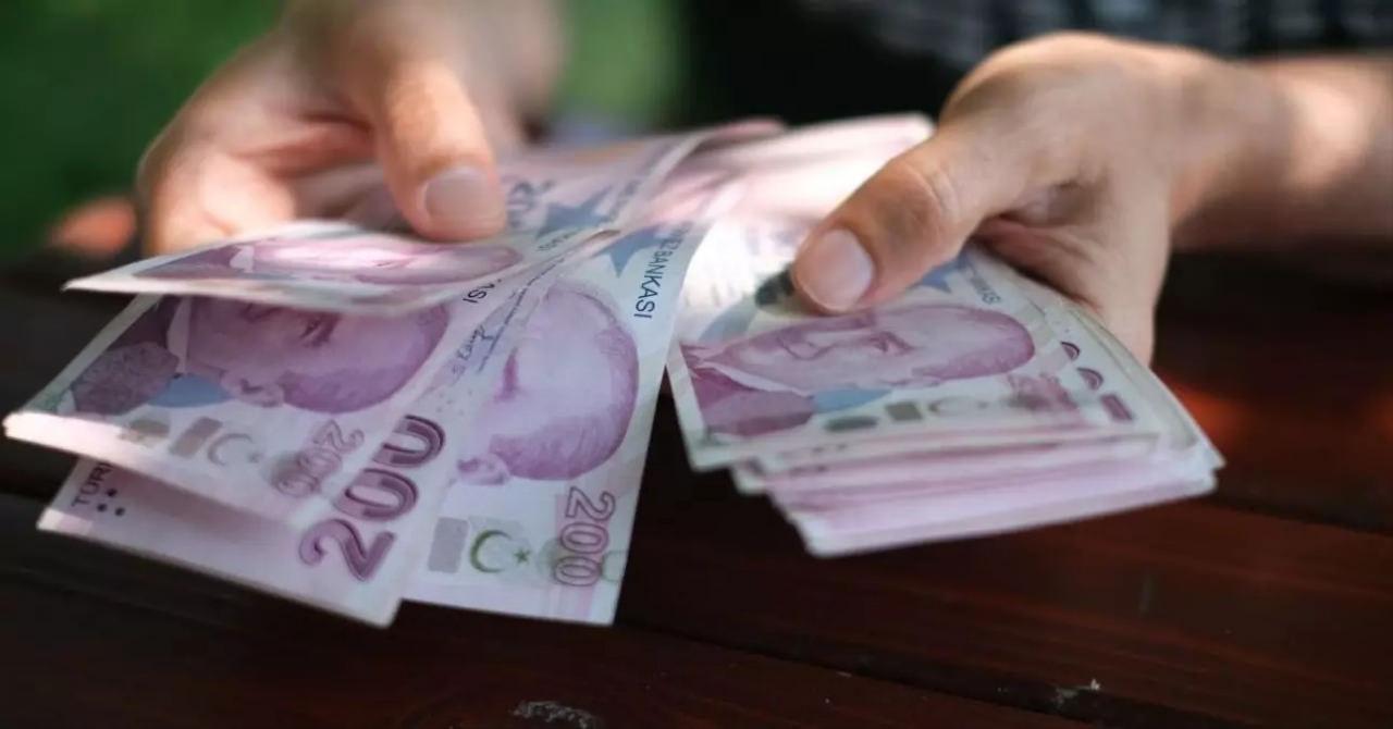 Milyonlarca emekli zam oranını merakla bekliyor
