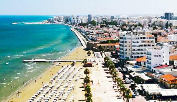 İsrail, Güney Kıbrıs'ı işgal etmeye başladı