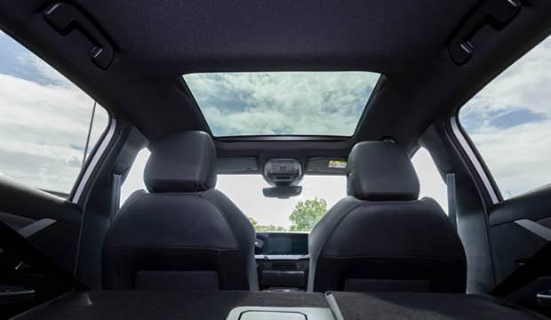 Opel'in panoramik cam tavanı: özgürlük ve konforun buluşması