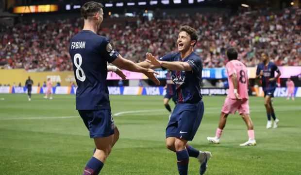 PSG, Messi'nin takımını fena dağıttı! Çeyrek finale yükseldiler