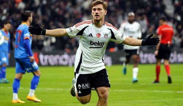 Ünlü teknik direktör çok istiyor! Hollanda derken Semih Kılıçsoy'a Premier Lig yolu...