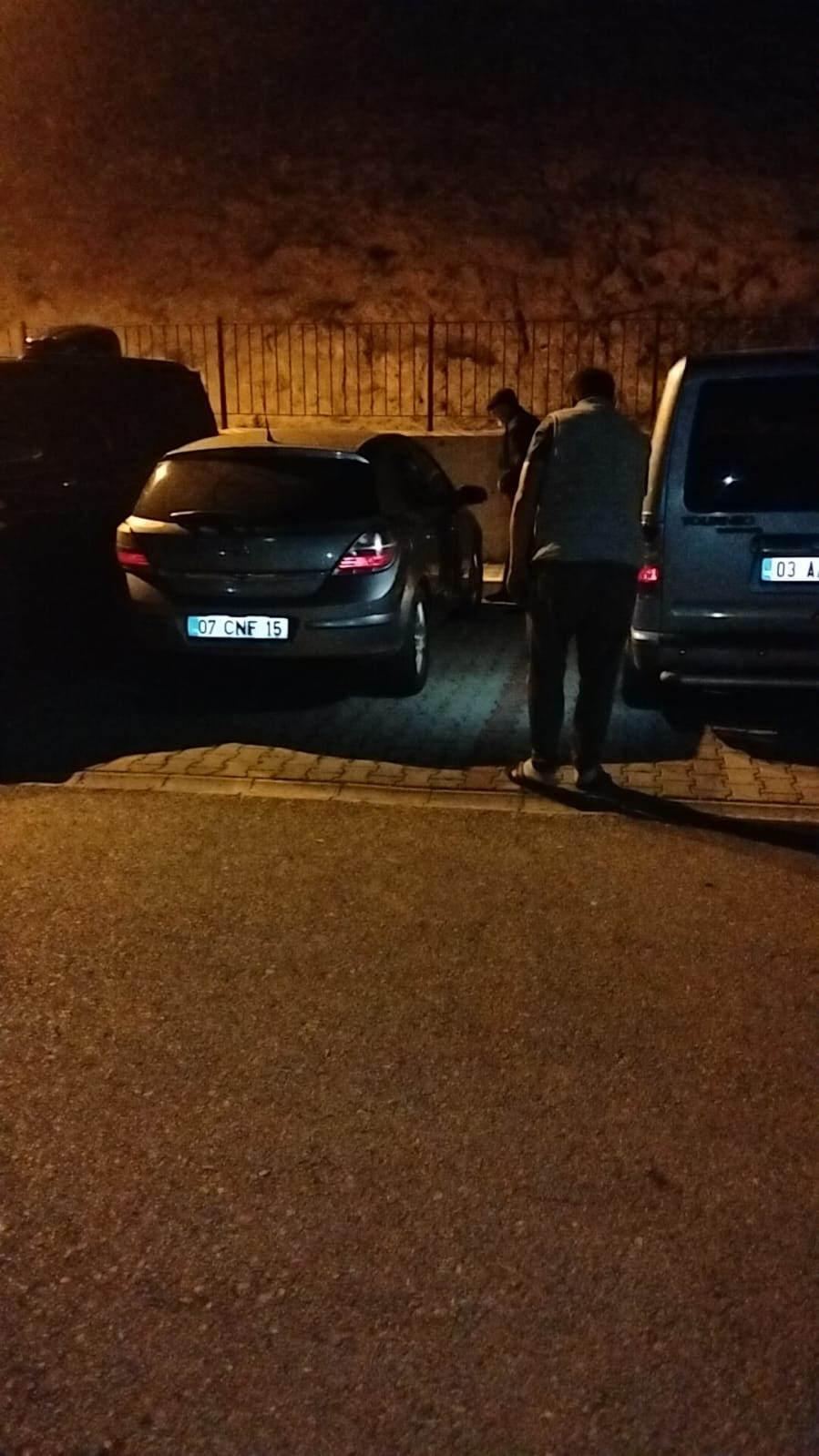 Otomobil içlerine giren lağım fareleri çıkartıldı. 