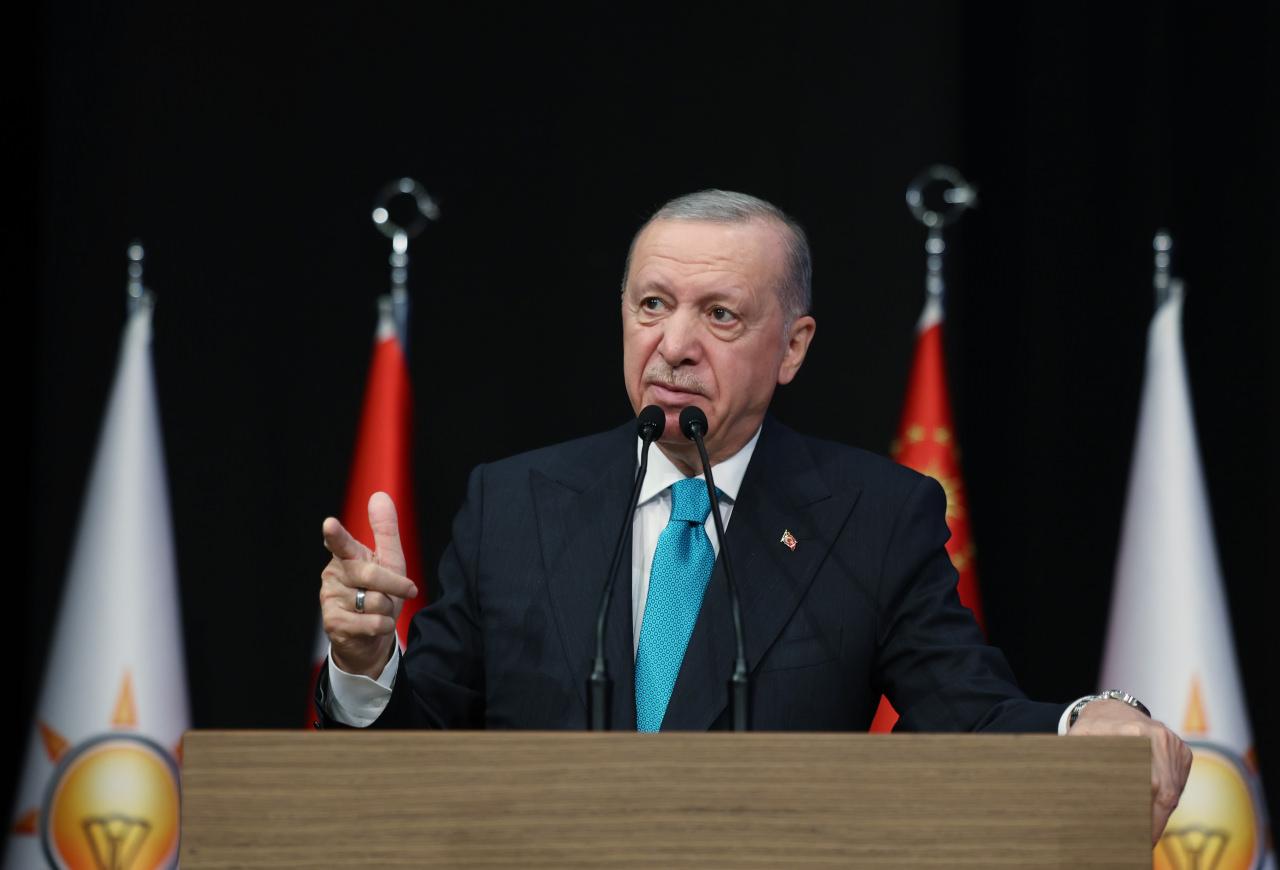Cumhurbaşkanı ve AK Parti Genel Başkanı Recep Tayyip Erdoğan, partisinin genel merkezinde Genişletilmiş İl Başkanları Toplantısı'na katılarak konuşma yaptı.