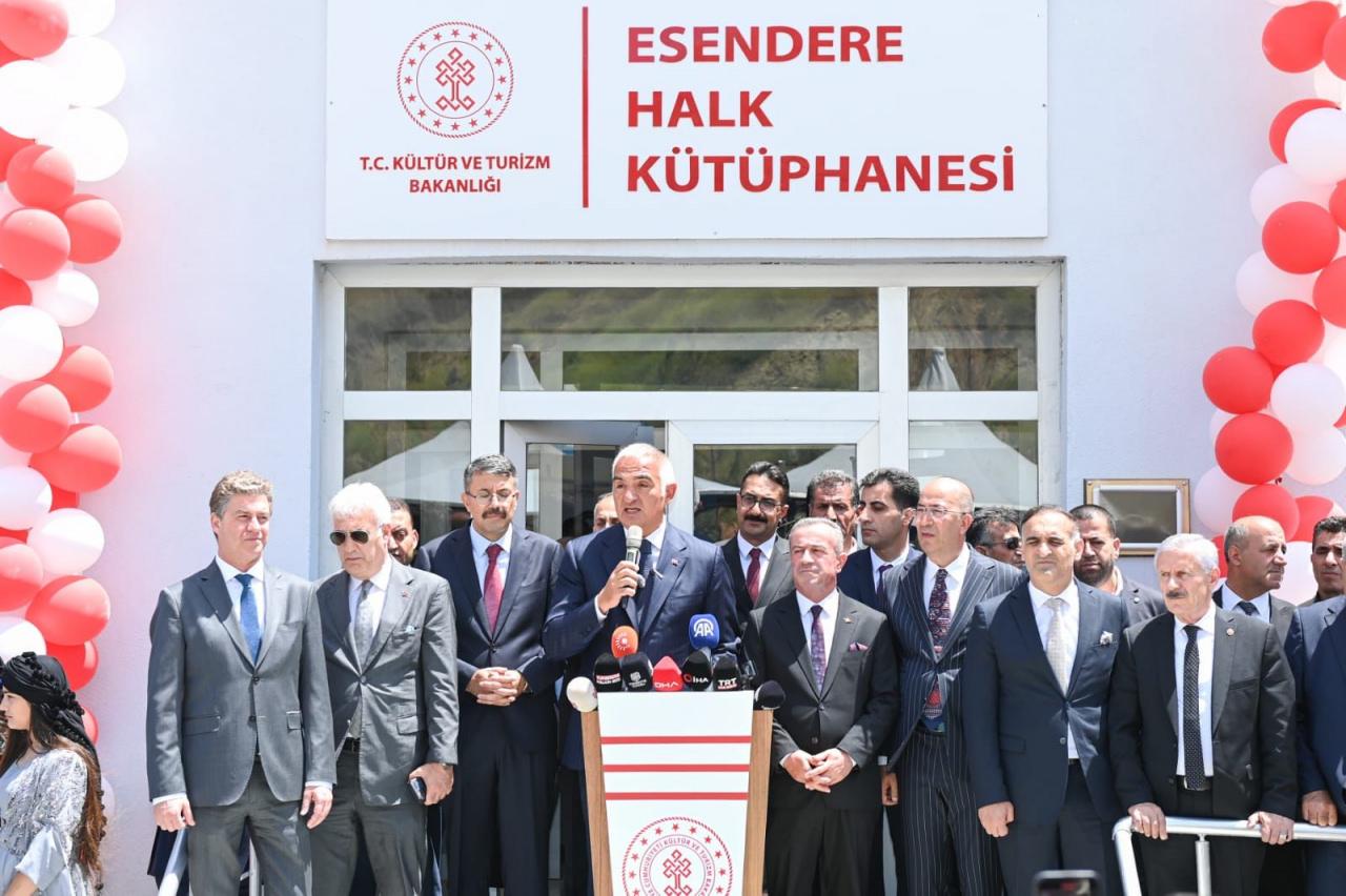 Kütüphane açılışından bir görüntü