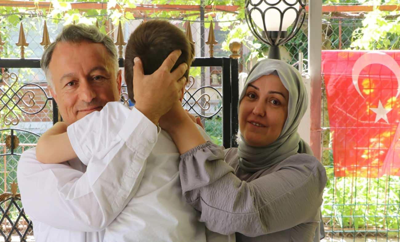 4 çocuklu bir çift otizmli Fırat'a koruyucu aile oldu