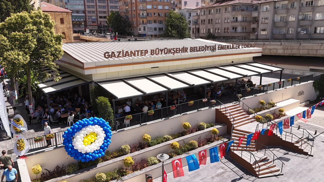 Gaziantep Büyükşehir Belediyesi tarafından inşa edilen Emekliler Lokali'nin açılışı yapıldı.