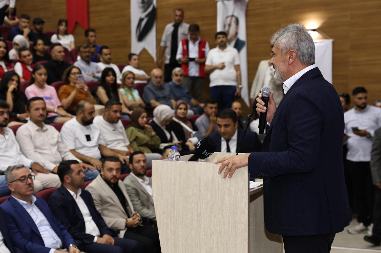 Hatay Büyükşehir Belediye Başkanı Mehmet Öntürk, programda konuşma yaptı.