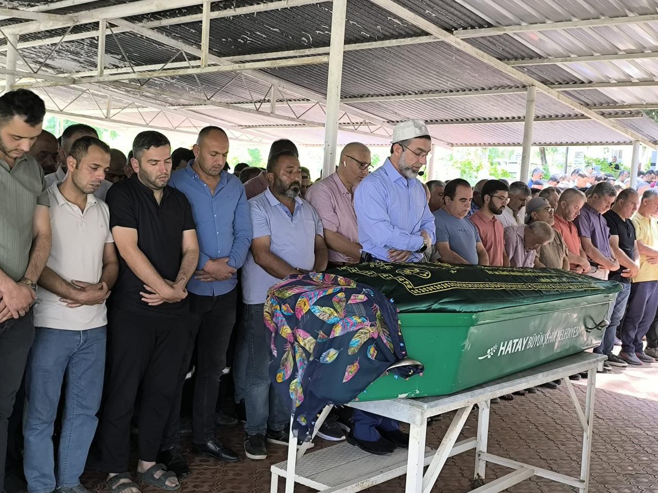  Şerife Çizmeli (25) için cenaze namazı kılındı. 