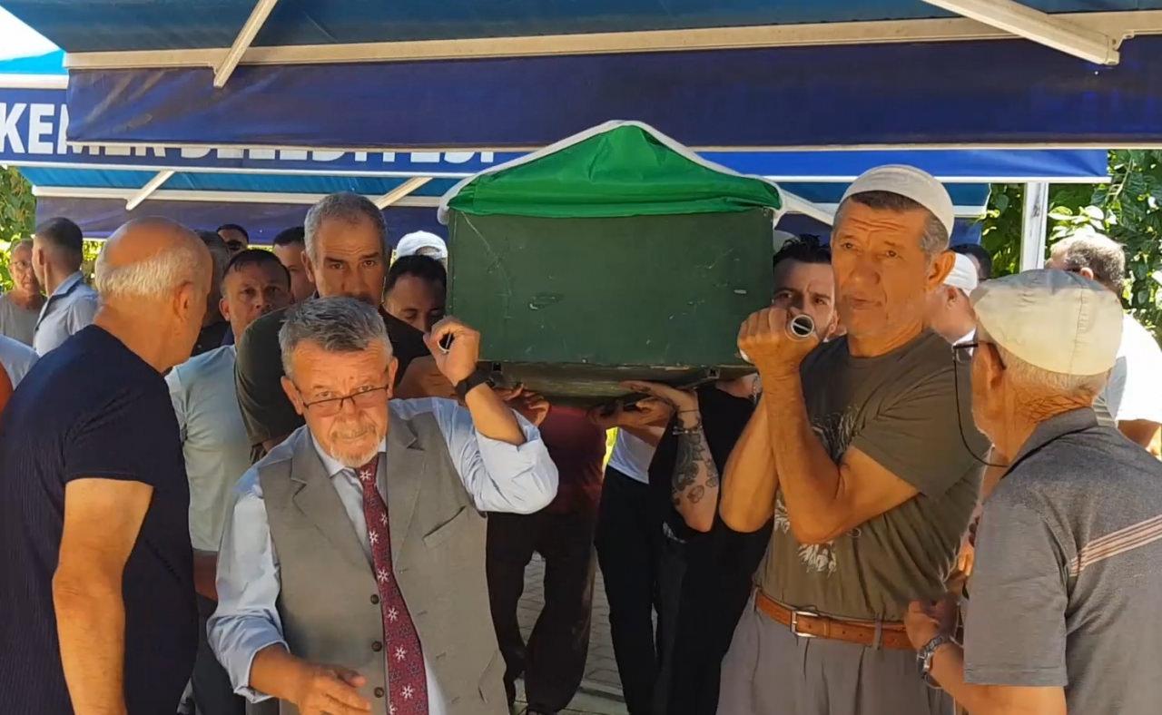  Aygün Aktürk, son yolculuğuna uğurlandı. 