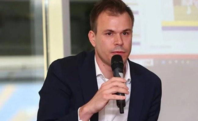 Görevinden istifasını sunan Okan Özkan