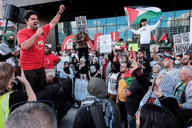 CNN Binası önünde protesto