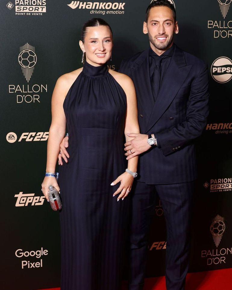Hakan Çalhanoğlu ve eşi Sinem Çalhanoğlu