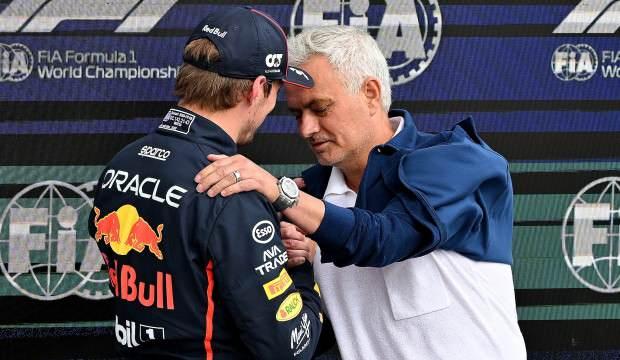 Formula 1 pilotu ödülü Mourinho'dan aldı