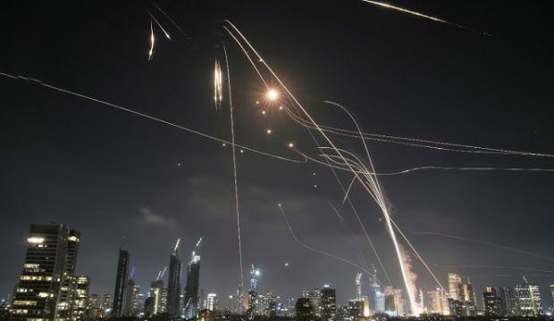 İran, İsrail'deki 5 üssü doğrudan vurdu